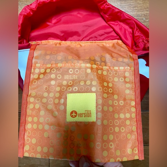 Vintage 1990s Transversion Red White “Greetings” Vinyl Tote - Picture 10 of 16